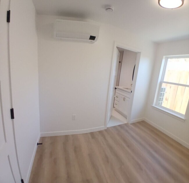 Building Photo - PRIME CAL POLY LOCATION!!