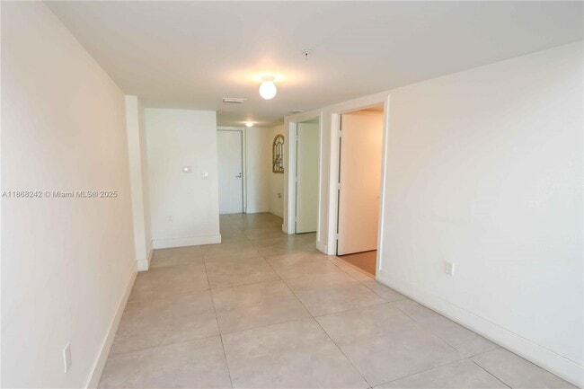 Foto del edificio - 6620 Indian Creek Dr