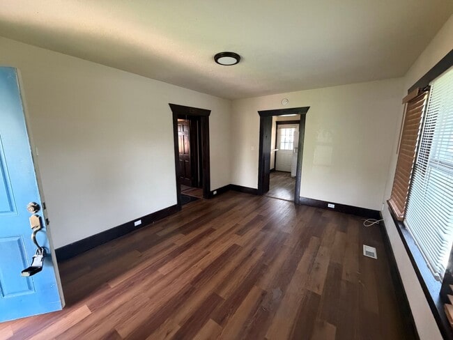 Building Photo - ? RENT SPECIAL — HALF OFF FIRST MONTH’S RENT ? Beautiful 2 bedroom in Lakewood WA - Apply Today!