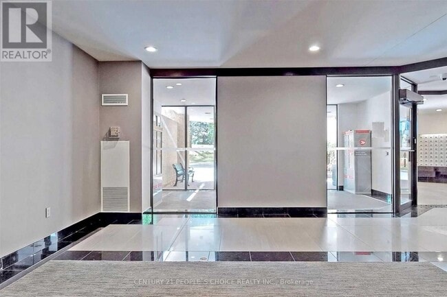 Photo du bâtiment - 7601 Bathurst St