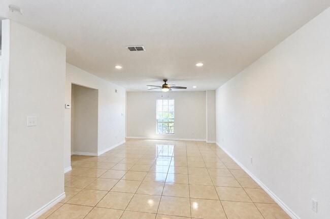 Building Photo - 109 Ramon Cardenas Dr