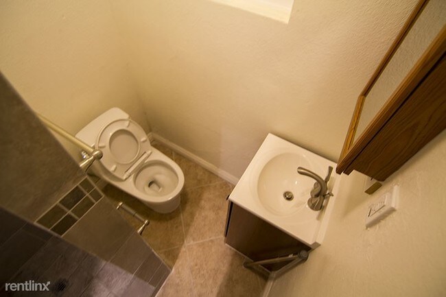 Building Photo - Studio, 1 bath Apartment - 119 Otis Ave