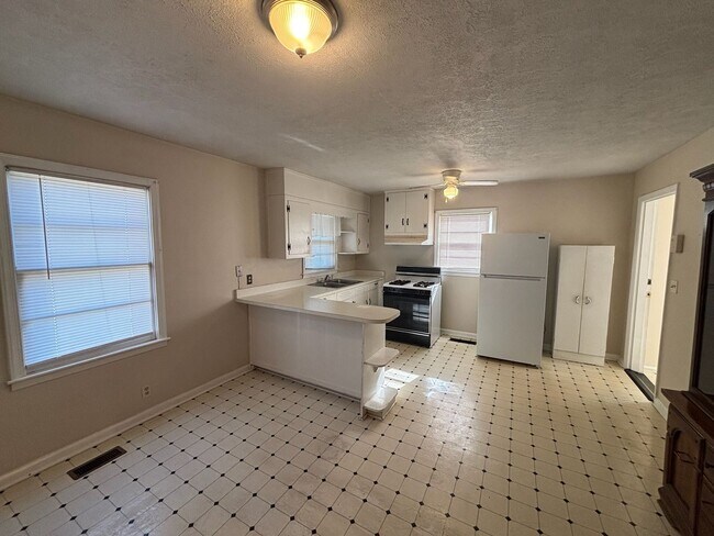 Building Photo - Cozy Home Located in Phenix City!!