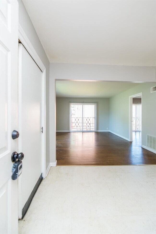 Building Photo - 1132 Kees Rd