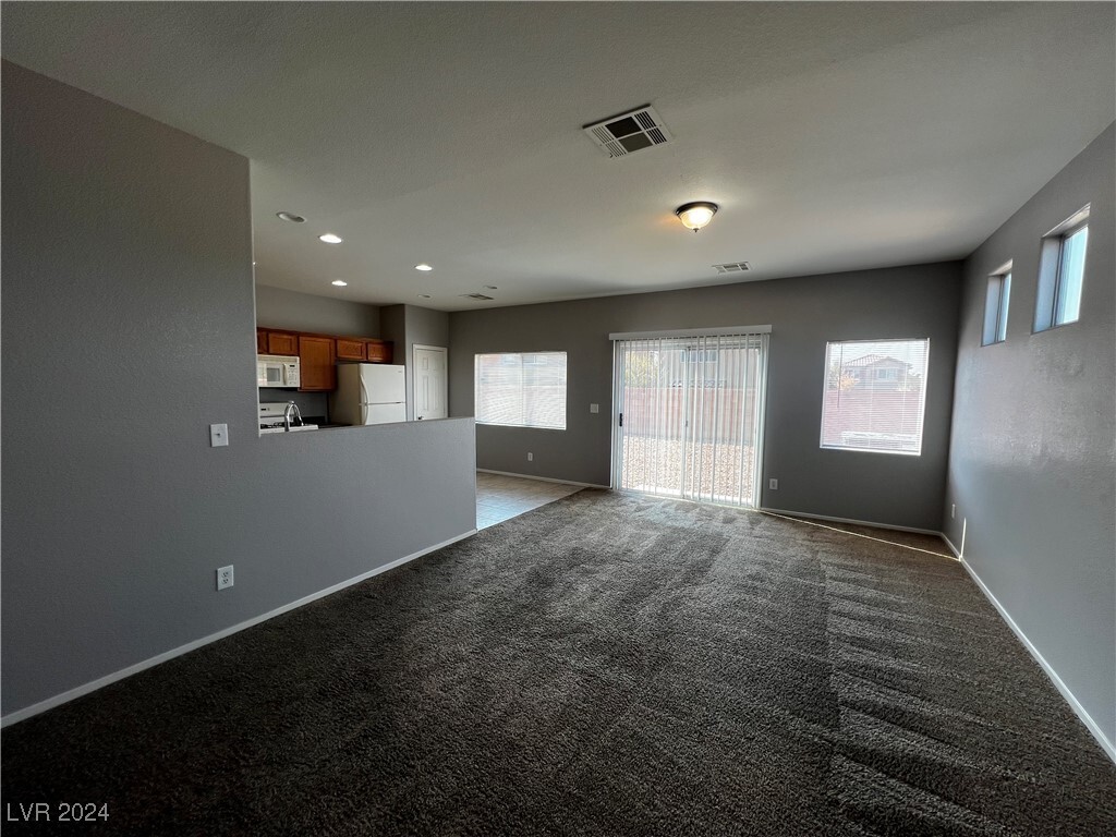 Primary Photo - 3753 Hollycroft Dr