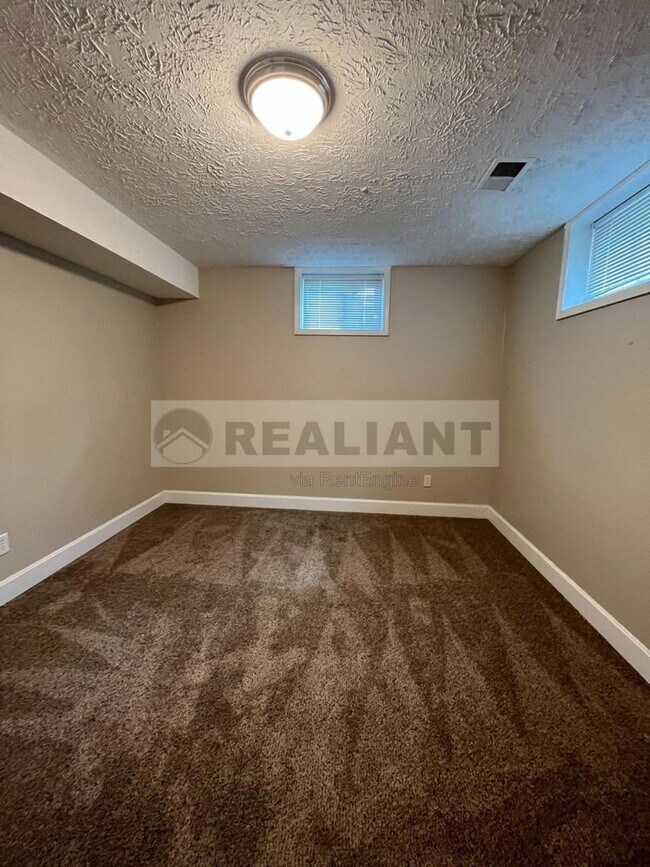 Foto del edificio - 4013 Elora Ln
