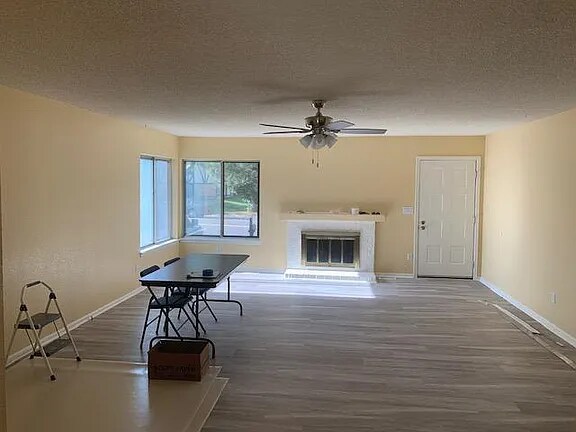 Foto del edificio - 16763 E Kenyon Dr