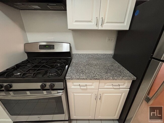 Building Photo - Fourth Avenue