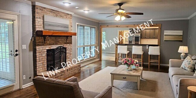 Foto del edificio - 7701 Elizabeth Way Dr