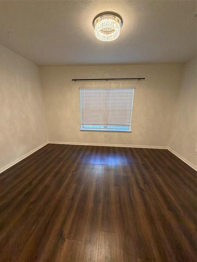 Foto del edificio - 516 E Slaughter Ln