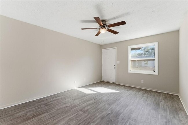 Foto del edificio - 558 College St