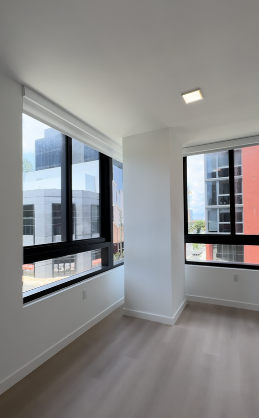 Foto principal - 137 NW 30th St