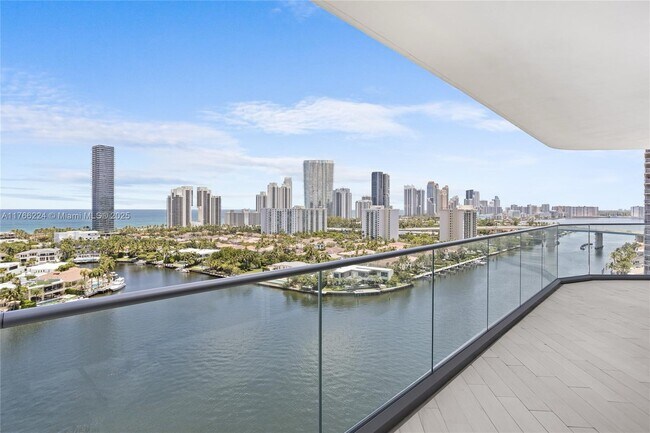 Foto del edificio - 19707 Turnberry Way