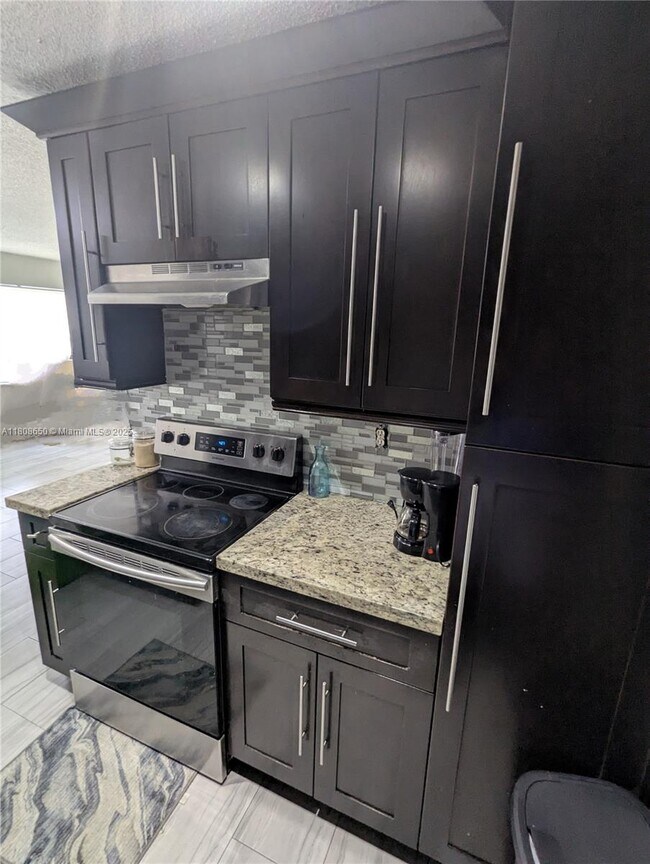 Foto del edificio - 7610 SW 10th St