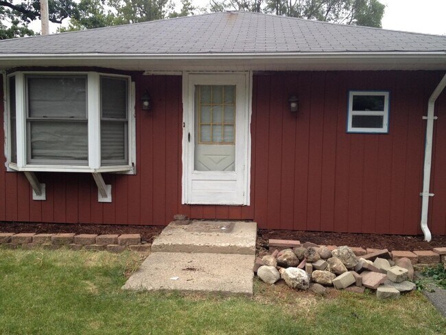 Building Photo - 324 Glenwood Dr