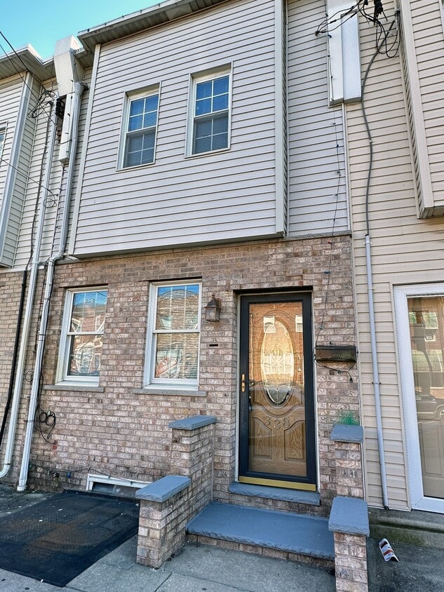Primary Photo - 338 Snyder Ave
