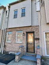 Building Photo - 338 Snyder Ave