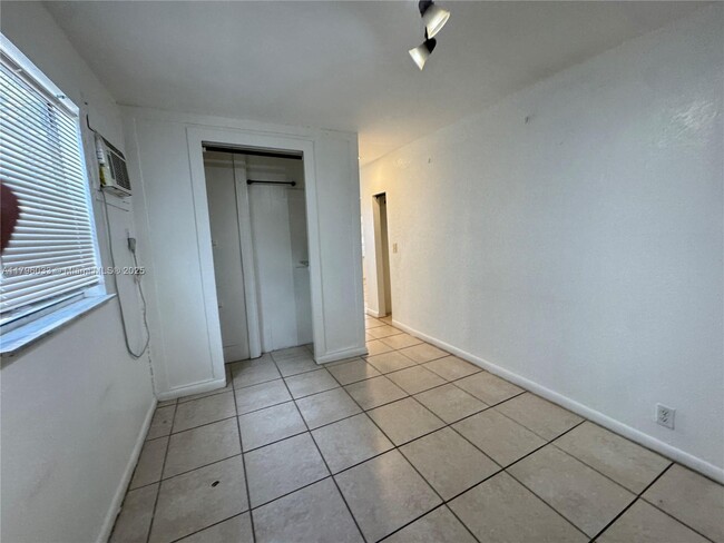 Foto del edificio - 225 N K St
