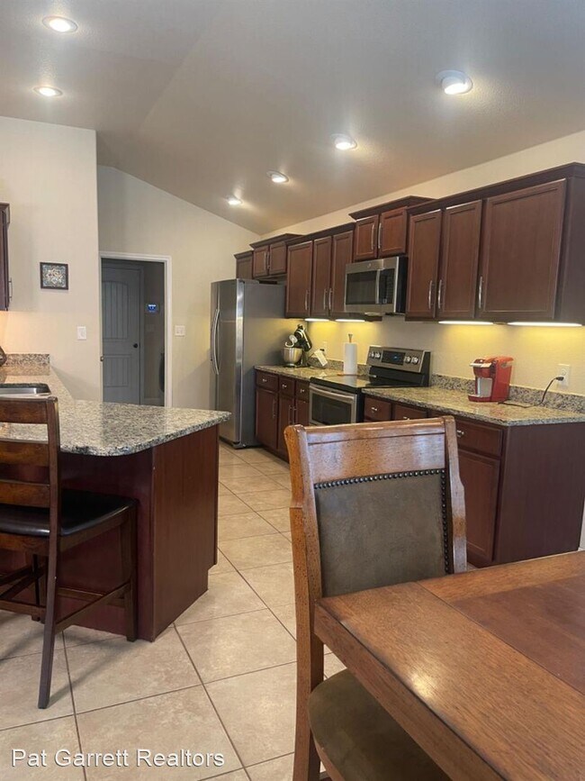 Building Photo - 4 br, 2 bath House - 9208 Trenton Avenue