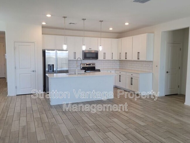 Building Photo - 48171 N La Soledad