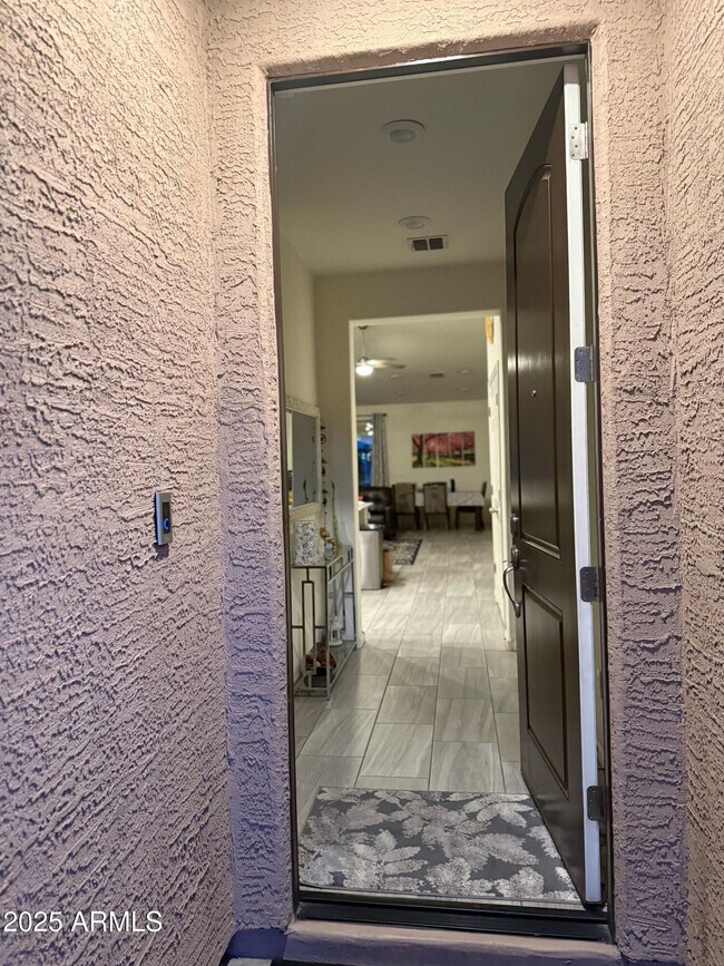 Foto del edificio - 5361 W Desert Hollow Dr