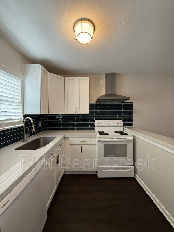 Foto del edificio - 1824 Thonig Rd