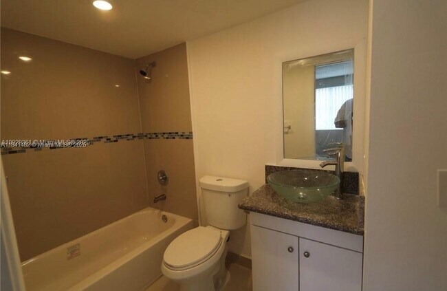 Foto del edificio - 6045 NW 186th St