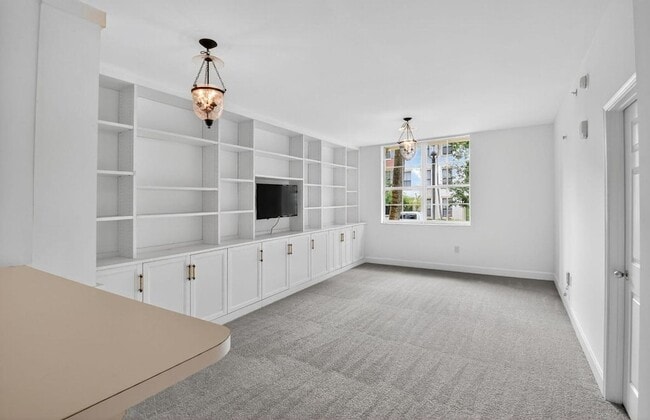 Photo - 630 S Sapodilla Ave Apartment