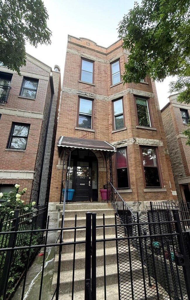 Building Photo - 845 N Mozart St