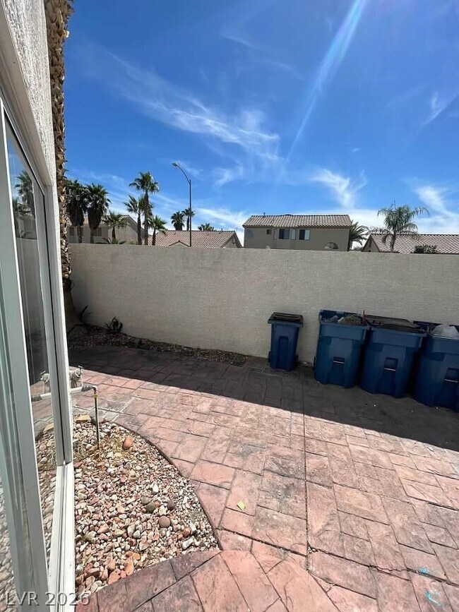 Foto del edificio - 8829 Cornwall Glen Ave