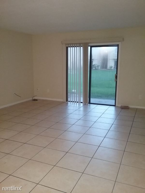 Building Photo - 2130 Forest Knoll Dr NE