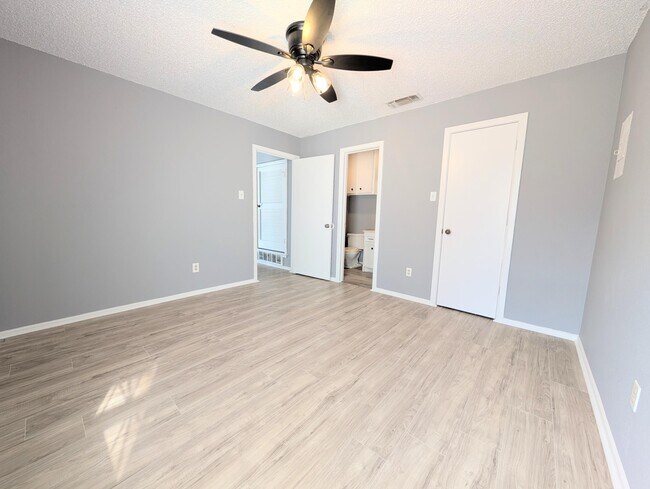 Foto del edificio - 6108 37th St