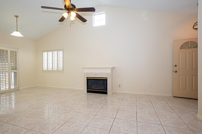 Foto del edificio - 2145 King James Pl