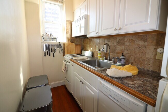 Foto del edificio - 1477 Beacon St