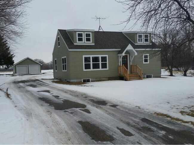 Building Photo - 528 McCutcheon Rd