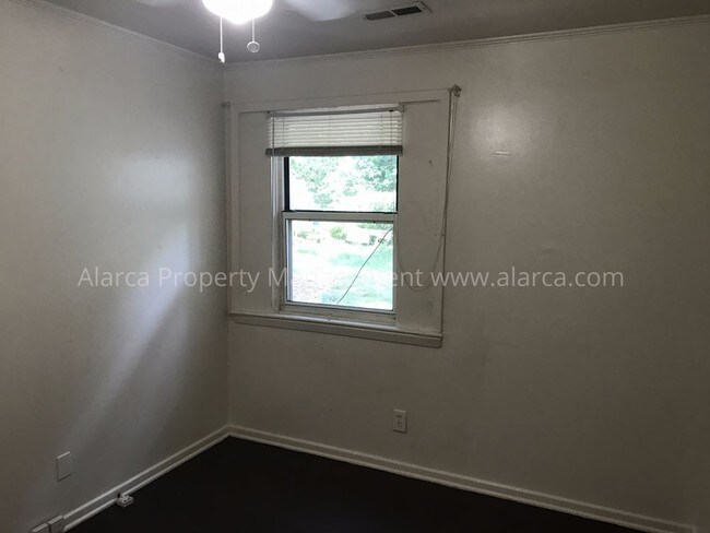 Building Photo - 1744 Academy St