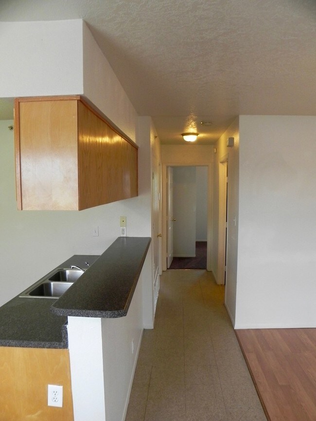 Building Photo - 1017 Alvarado Dr SE