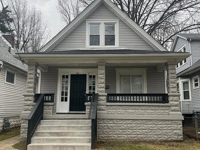 Building Photo - 2309 Date St