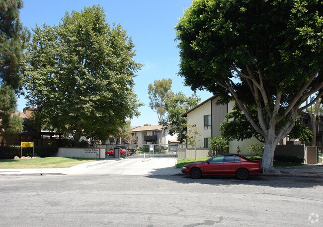 Cedar Glen Apartaments - 701 Aster St.
