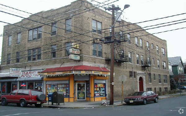 Primary Photo - 26-28 Chester Ave