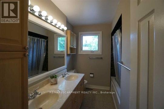 Building Photo - 1624 Gallant Dr