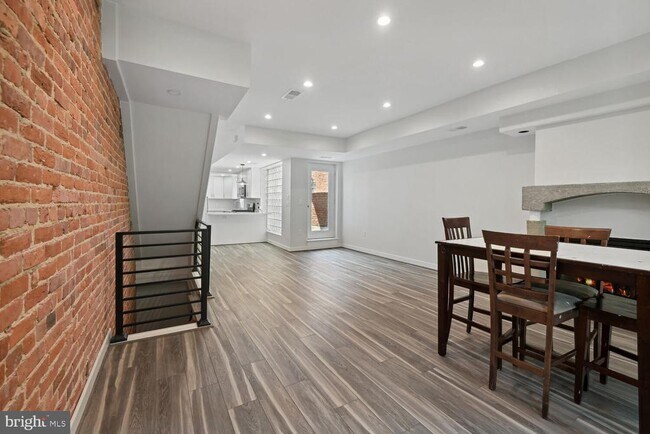 Foto del edificio - 1850 Ingleside Terrace NW
