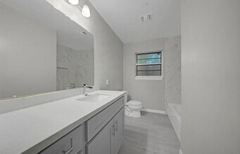 Building Photo - 5822 Belrose Dr