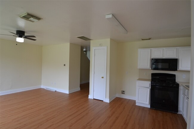 Building Photo - 3811 E Traditions Ct