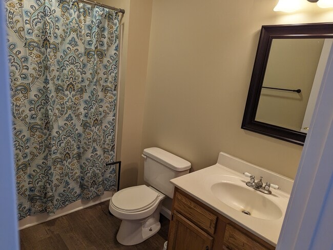 Building Photo - 816 Emma Dr