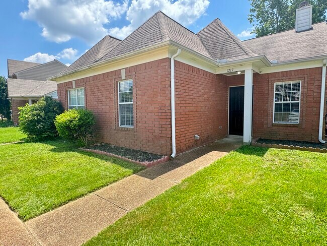 Foto del edificio - 1217 Brady Hollow Ln