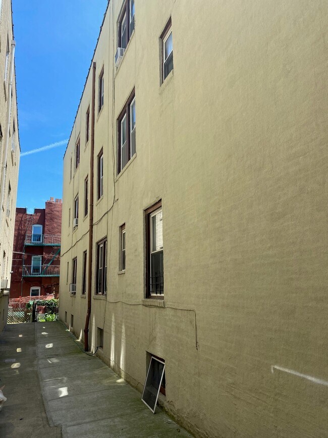 Foto del edificio - 4725 44th St