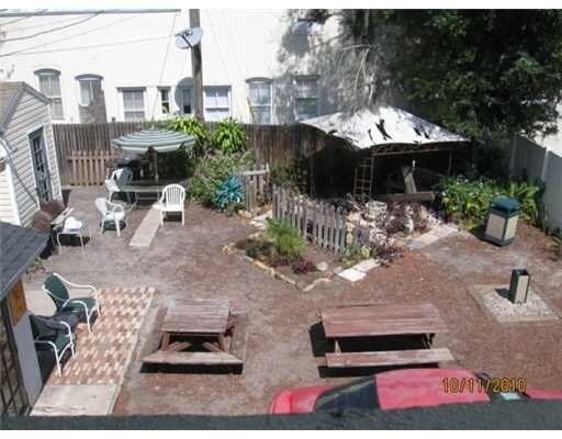 Patio y jardín - 1102 10th St