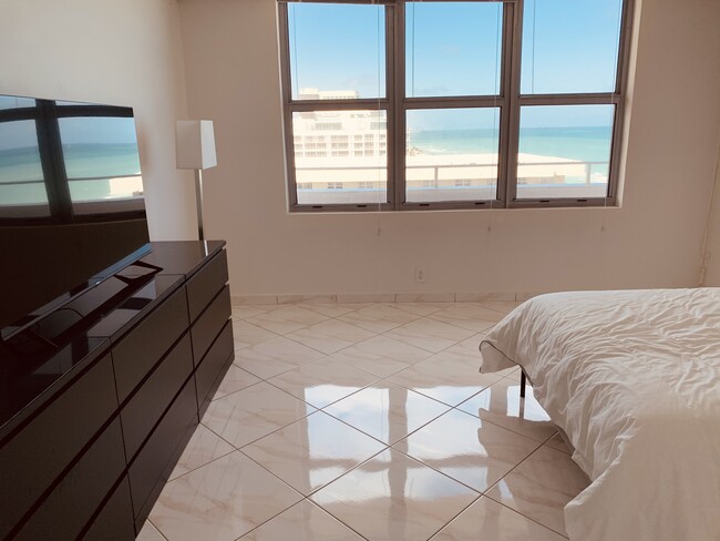 Foto del edificio - 9225 Collins Ave