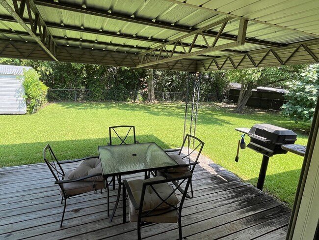 Covered Back Porch - 3555 Foxhall Dr